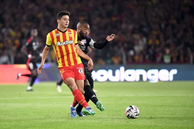 Le Real Madrid entame des contacts avec le défenseur ciblé par Manchester City