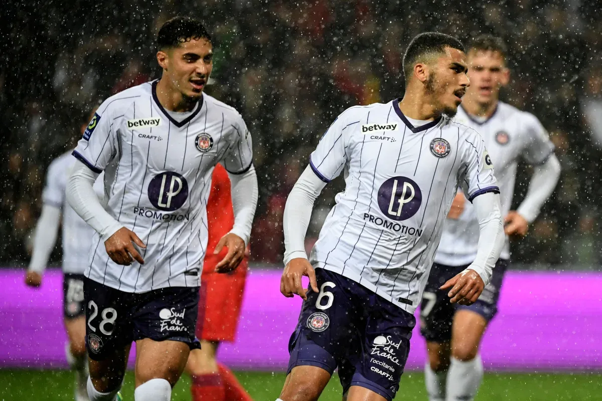 NOTES DES JOUEURS | Toulouse 2-1 Saint-Étienne : Zakaria Aboukhlal apporte la touche finale à sa victoire de retour