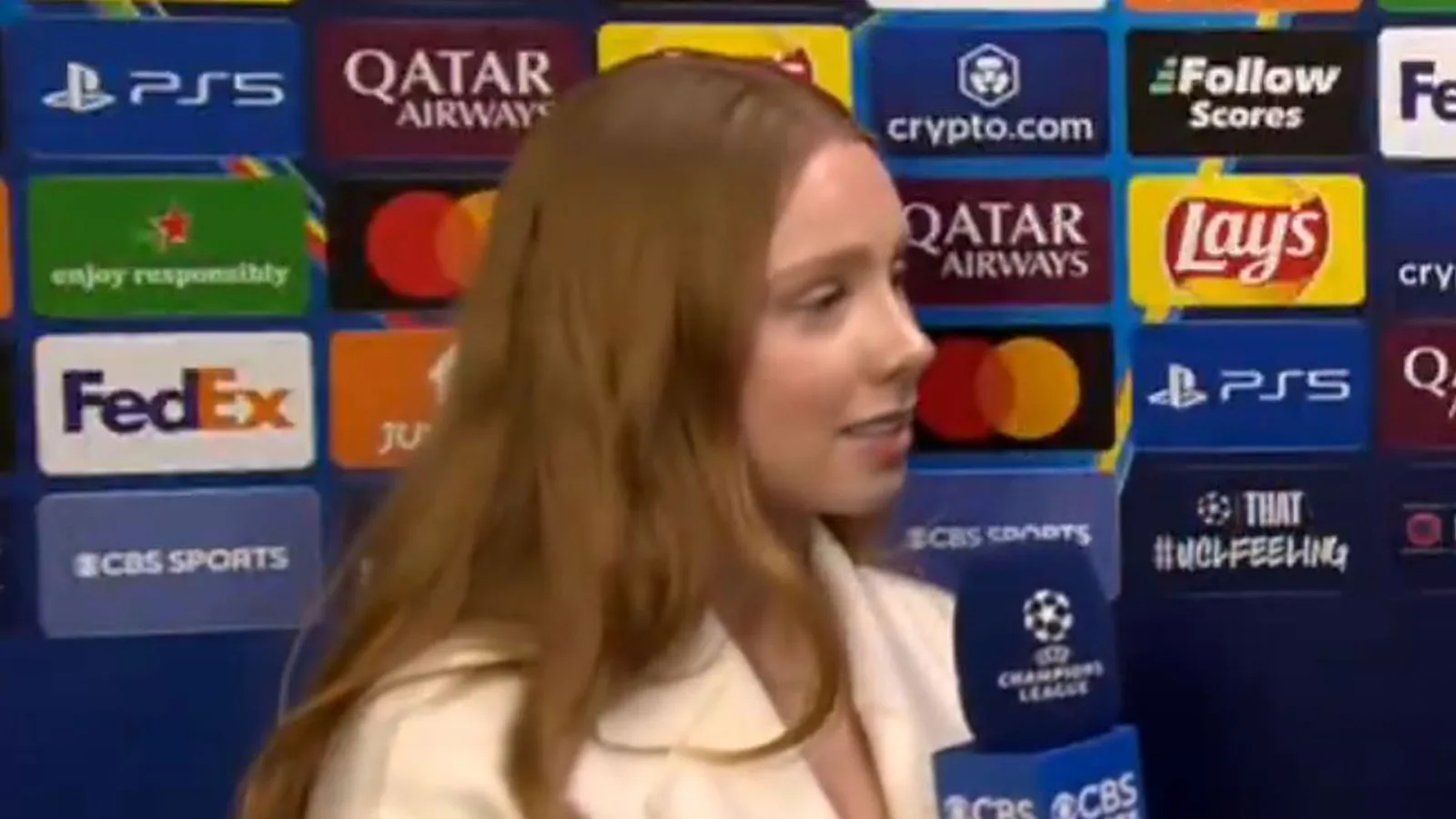 La star de la Premier League, 27 ans, interviewée par sa sœur journaliste qui lui dit «  Je suis fier de toi … Je t’aime  »