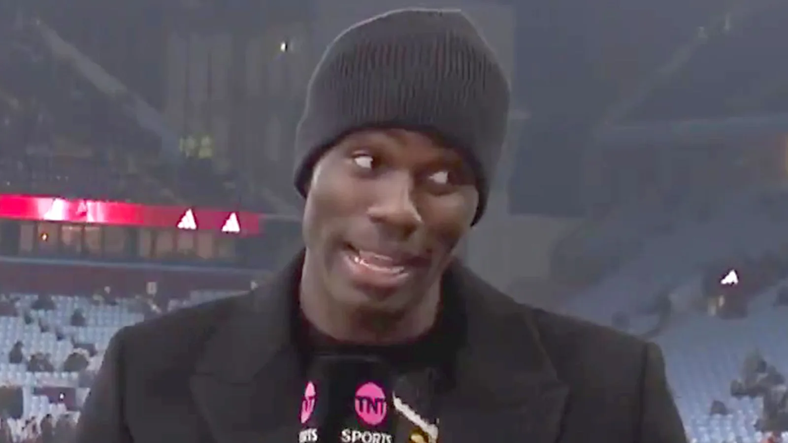 «  Je ne peux pas dire ça, c’est mon capitaine  » – Aston Villa Star a mis une situation délicate en direct sur TNT Sports avant le jeu de Liverpool