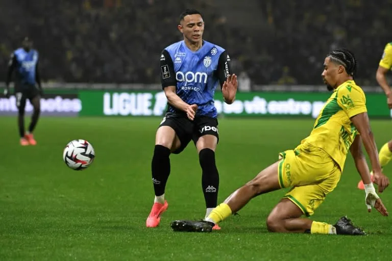 Barcelone Esweling Summer Move for Ligue 1 Defender