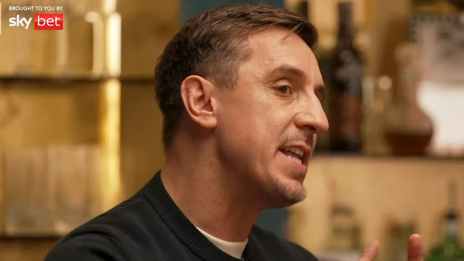 « Il aurait pu faire beaucoup de choses » – Gary Neville révèle une altercation avec la star de Liverpool après un commentaire brutal