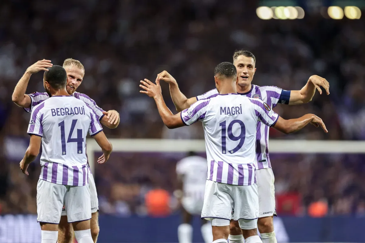 Toulouse a prédit Xi v Psg: Frank Magri commence, Joshua King blessé