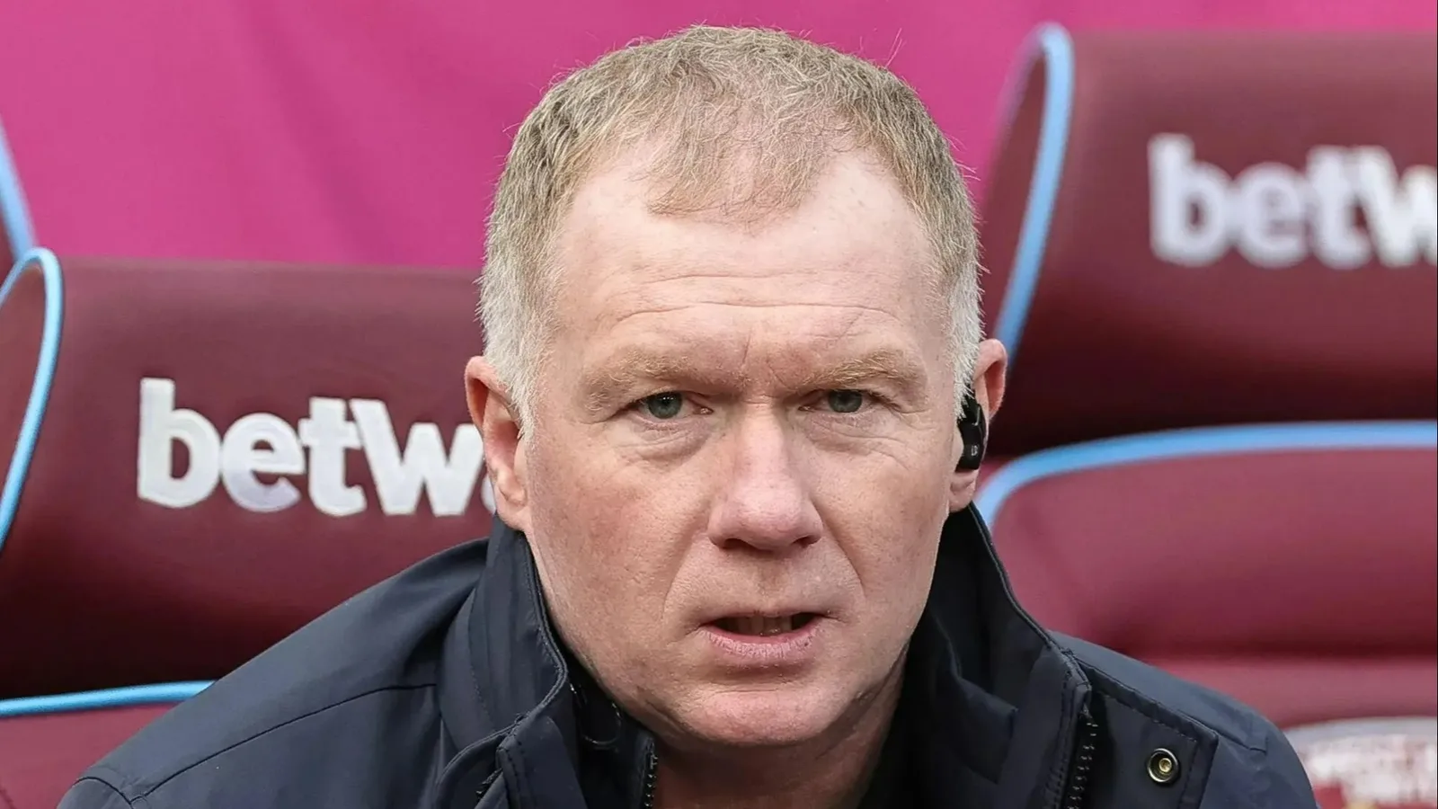 La star de l’homme Utd a sonné Paul Scholes et a tenté de le confronter à des critiques de formation sur la formation de Pundit