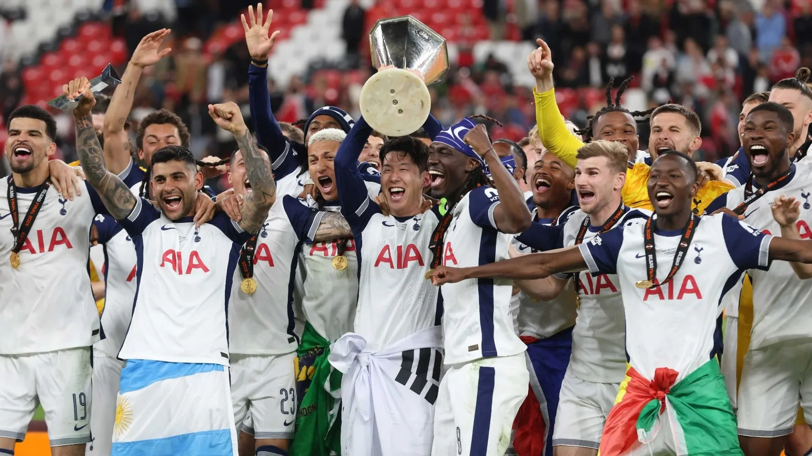 Le parcours du défilé de la Ligue Europa de Tottenham confirmé alors que le but de Brennan Johnson termine la sécheresse du trophée de 17 ans