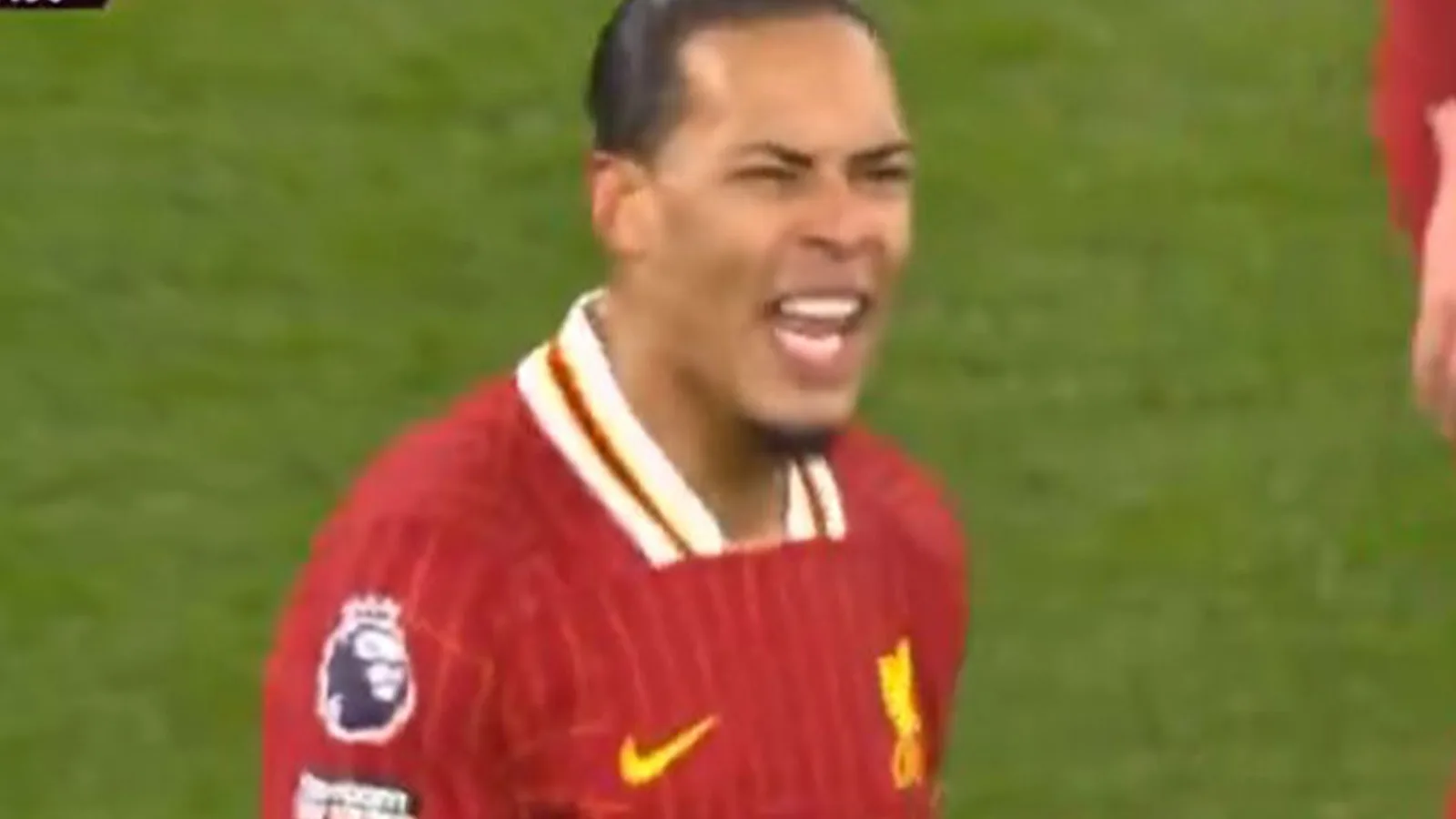 Virgil van Dijk surpris en train de « crier » contre Trent Alexander-Arnold après la classe désastreuse de la star de Liverpool contre Man Utd
