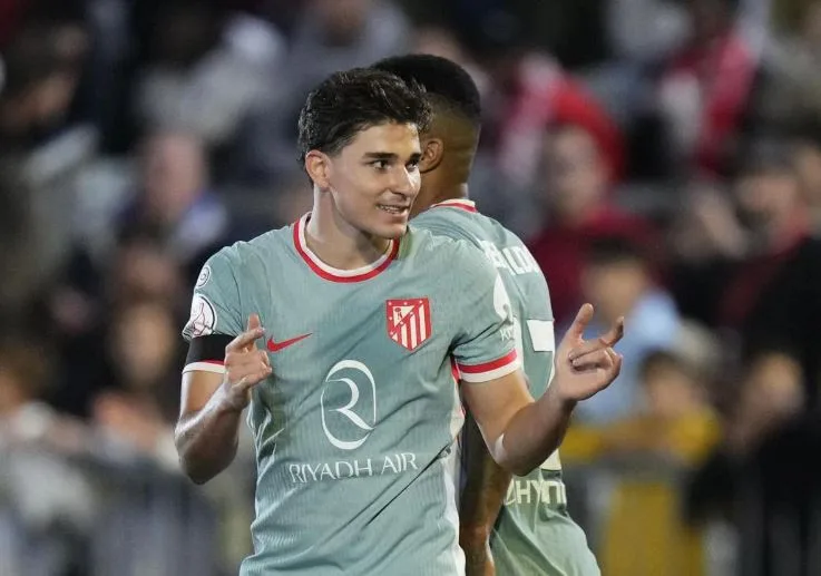 Julian Alvarez se fixe un objectif après avoir remporté le prix des supporters de l’Atletico Madrid
