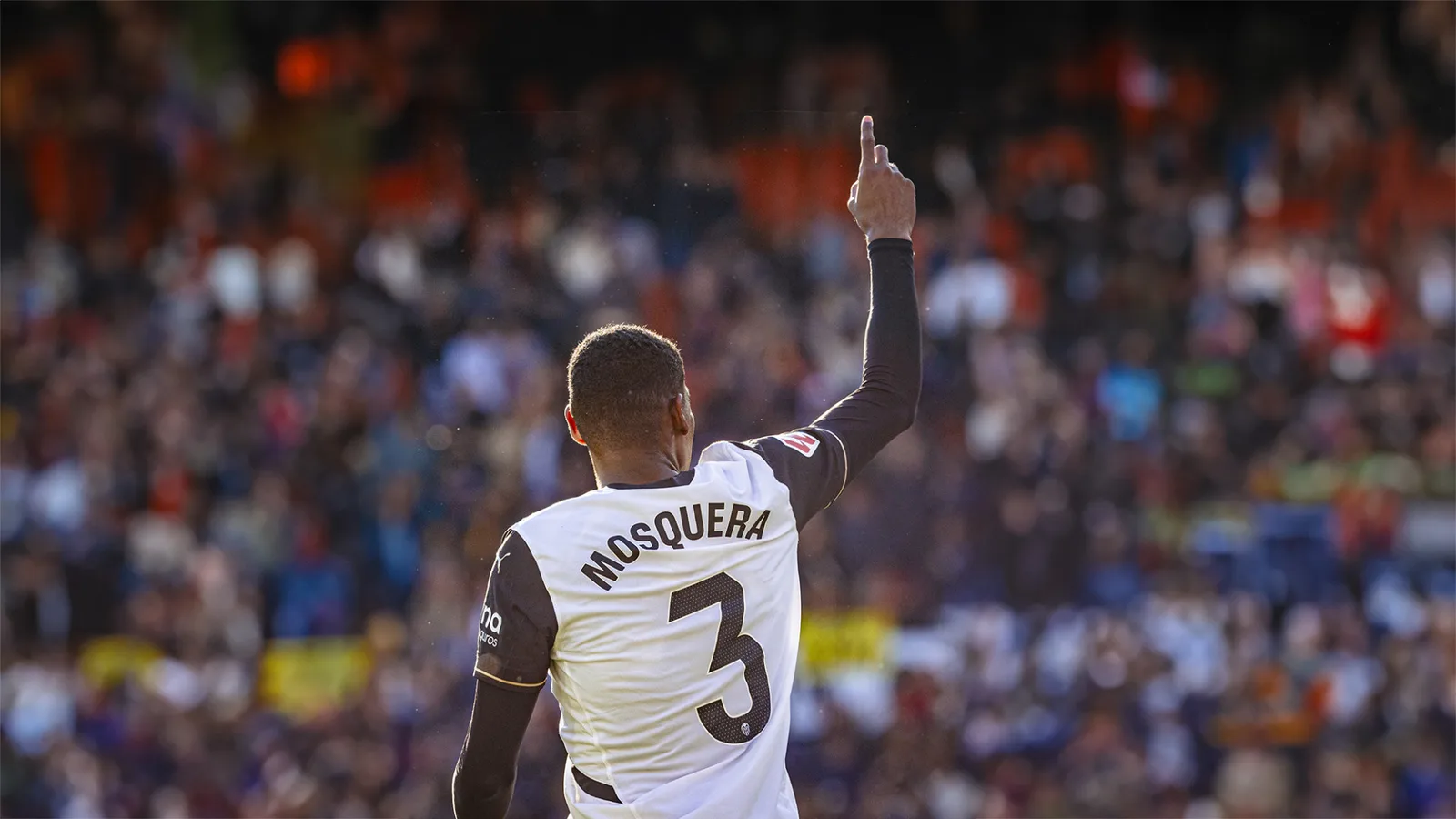 Chelsea intensifie l’intérêt dans 25 millions d’euros Valencia Man au milieu de la concurrence allemande