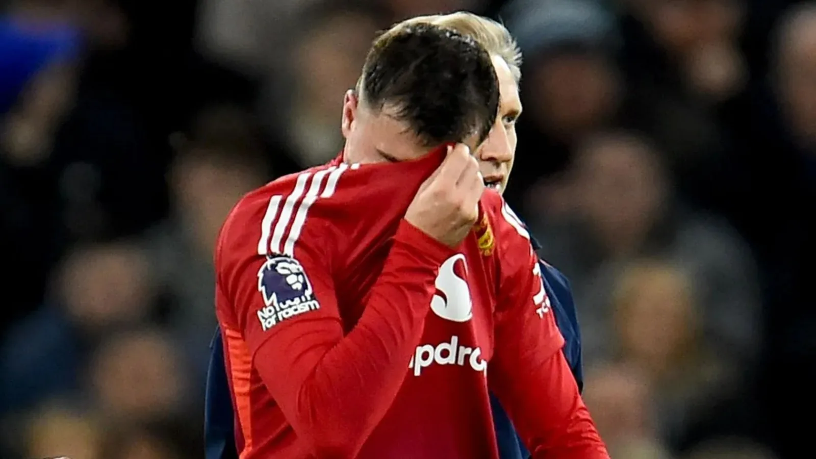 Ruben Amorim fait le point sur la blessure de Mason Mount après que la star maudite de Man Utd ait quitté le terrain en combattant ses larmes