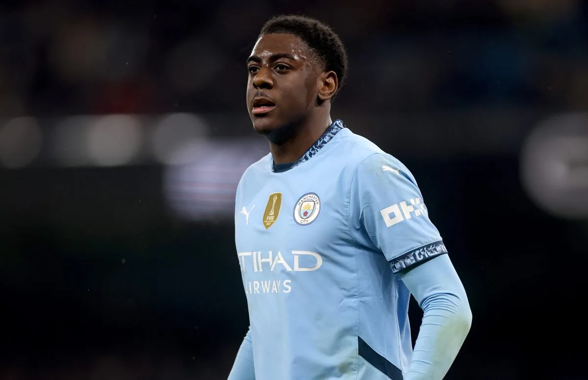 Lille rivale Ipswich dans la course pour signer Divin Mubama de Manchester City