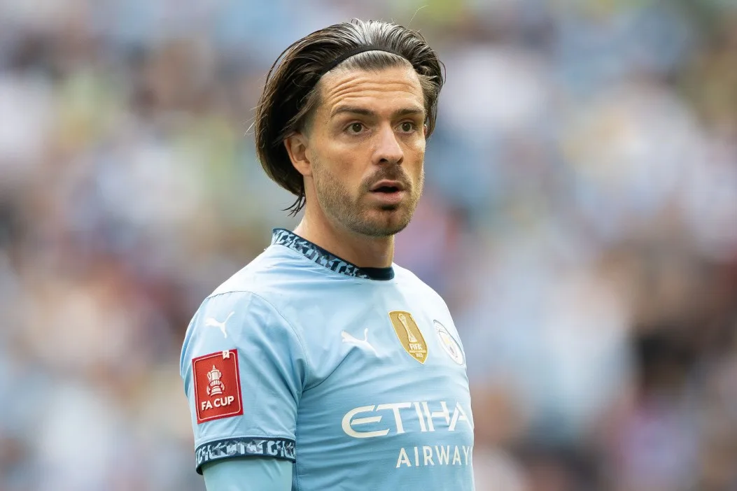 Jack Grelish Ditchs Coiffure emblématique alors qu’il canalise le coéquipier de Man City Erling Haaland avec queue de cheval