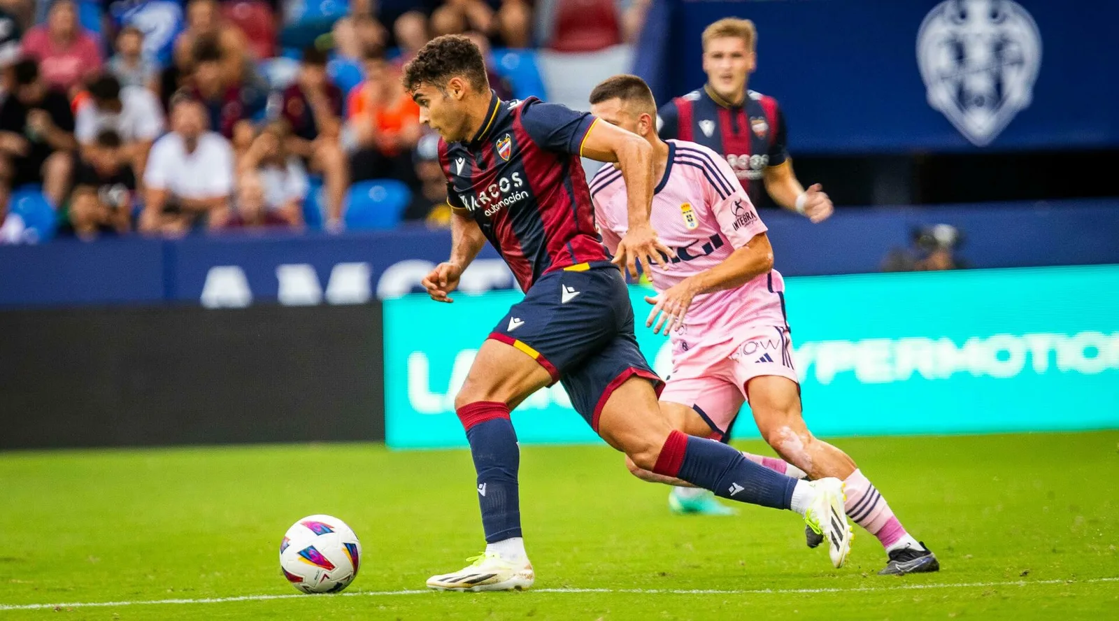 Aston Villa conclut un accord pour l’arrière droit espagnol de 21 ans