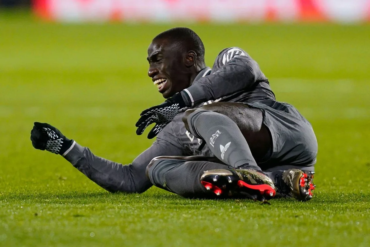 Le Real Madrid confirme une blessure à la cuisse du défenseur alors que la crise s’aggrave