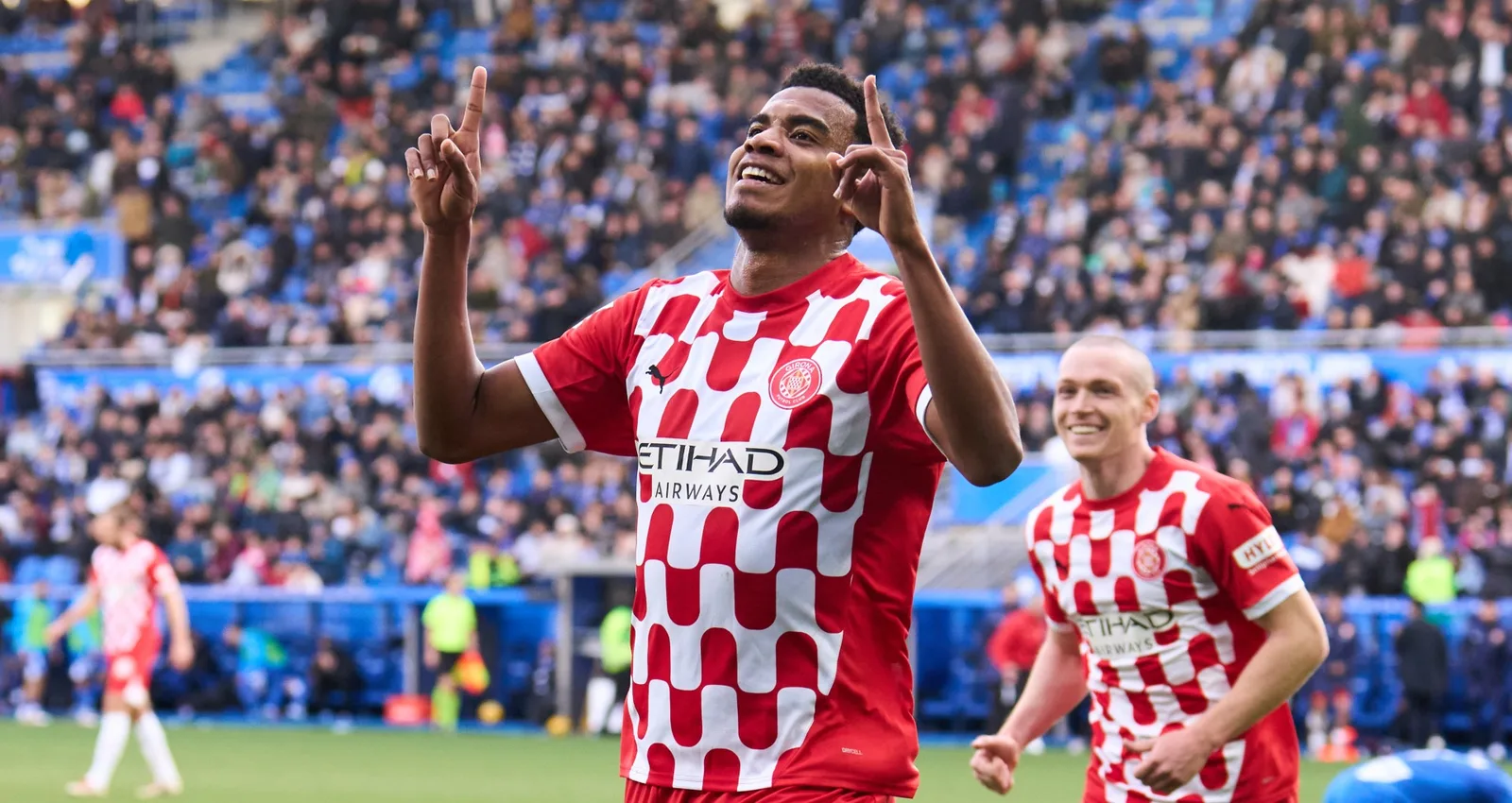 Les buts tardifs dominent le premier samedi de 2025