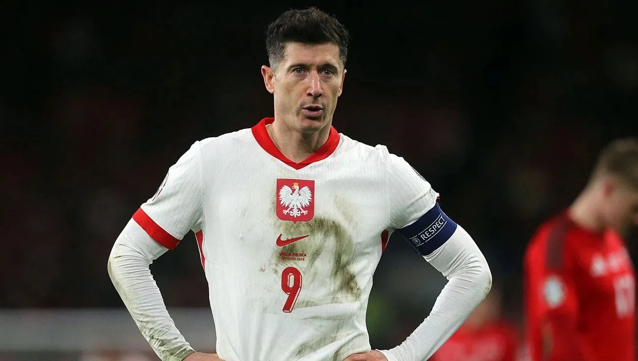 Robert Lewandowski répond à la préoccupation des blessures après le revers de la Pologne