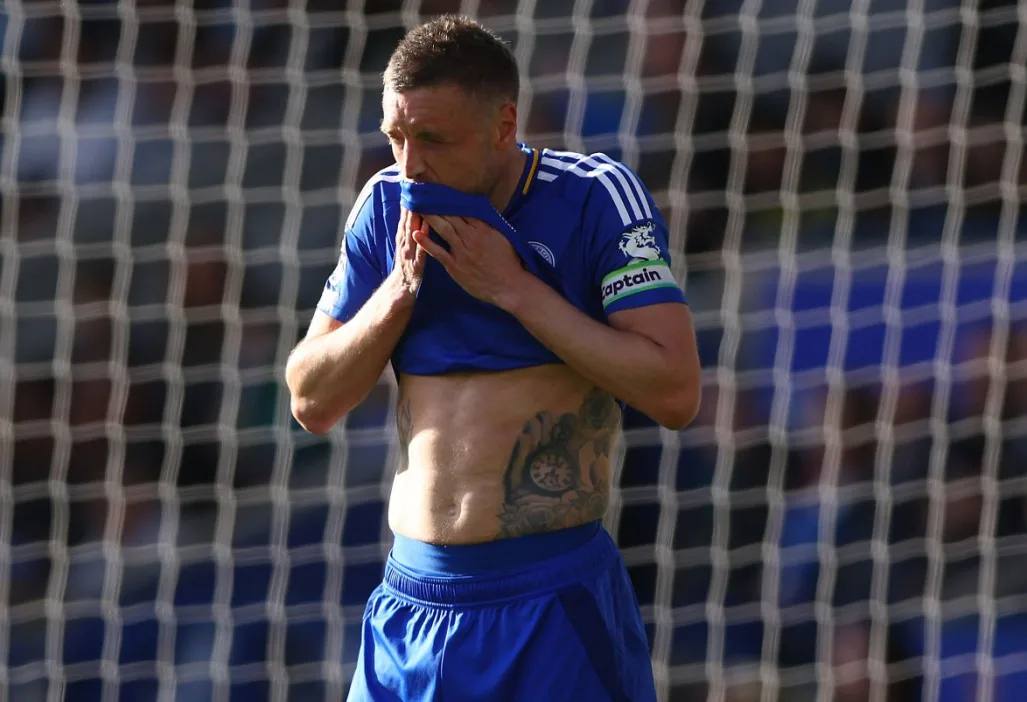 «  Total Embarrassment  » – Jamie Vardy s’excuse pour la saison «Ship Show» de Leicester dans la déclaration de cinglante après la relégation