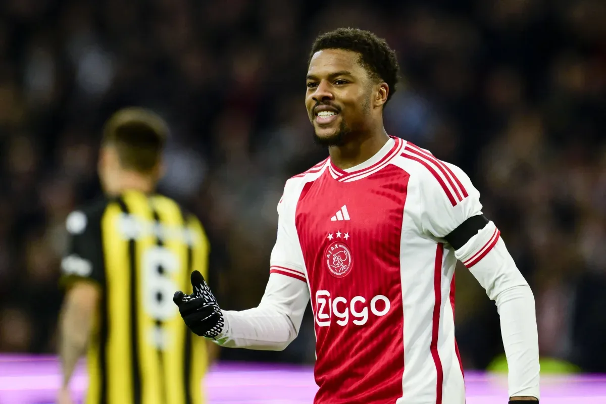 OFFICIEL | Signe Lille Chuba Akpom de Ajax