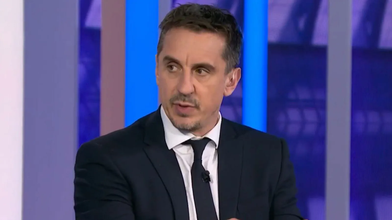 La raison de Gary Neville était absente de Sky Sports pour travailler pour un autre radiodiffuseur révélé comme des fans de la disparition