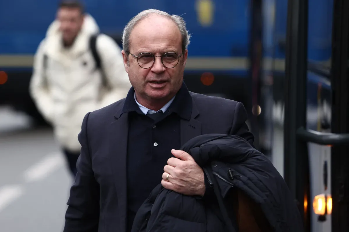 Le directeur sportif du PSG, Luís Campos, dans des discussions avancées avec le grand club européen