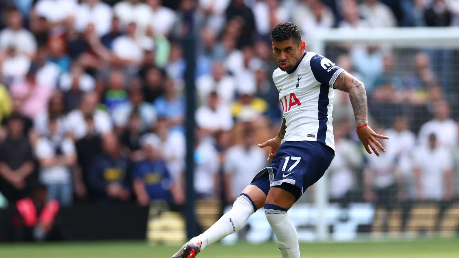 Deux défenseurs de Premier League ajoutés à la liste restreinte du Real Madrid avant le transfert prévu en janvier