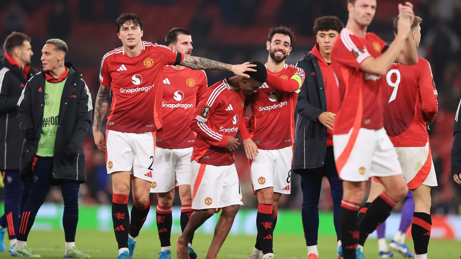 Le nouveau patron de Man Utd, Ruben Amorim, a porté un nouveau coup dur avant même de commencer alors que la star boitait en mission internationale