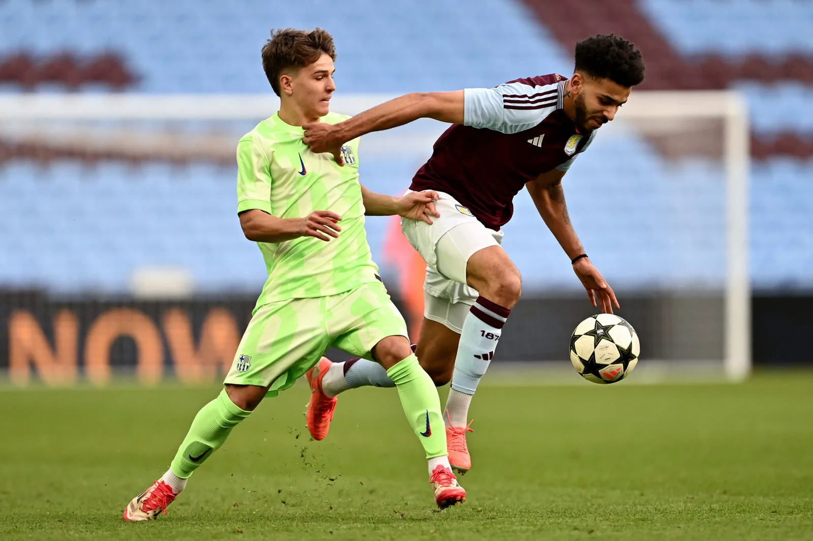 Chelsea et Manchester United PEED UP UPS pour Barcelone Teen