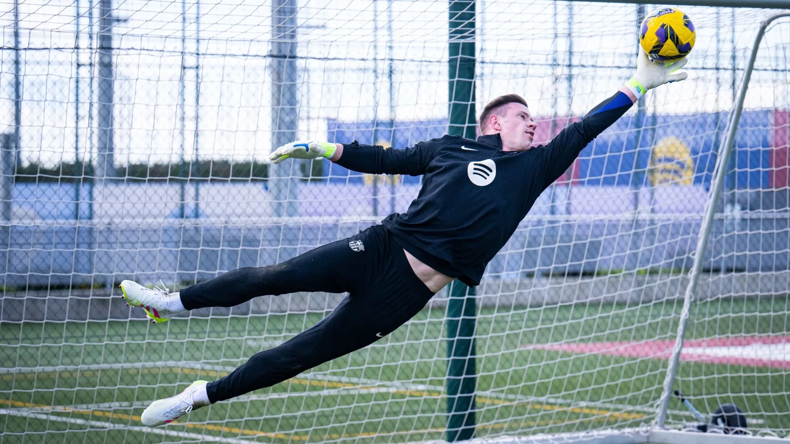 Le manager de Barcelone Hansi Flick confirme Marc-André Ter Stegen Return