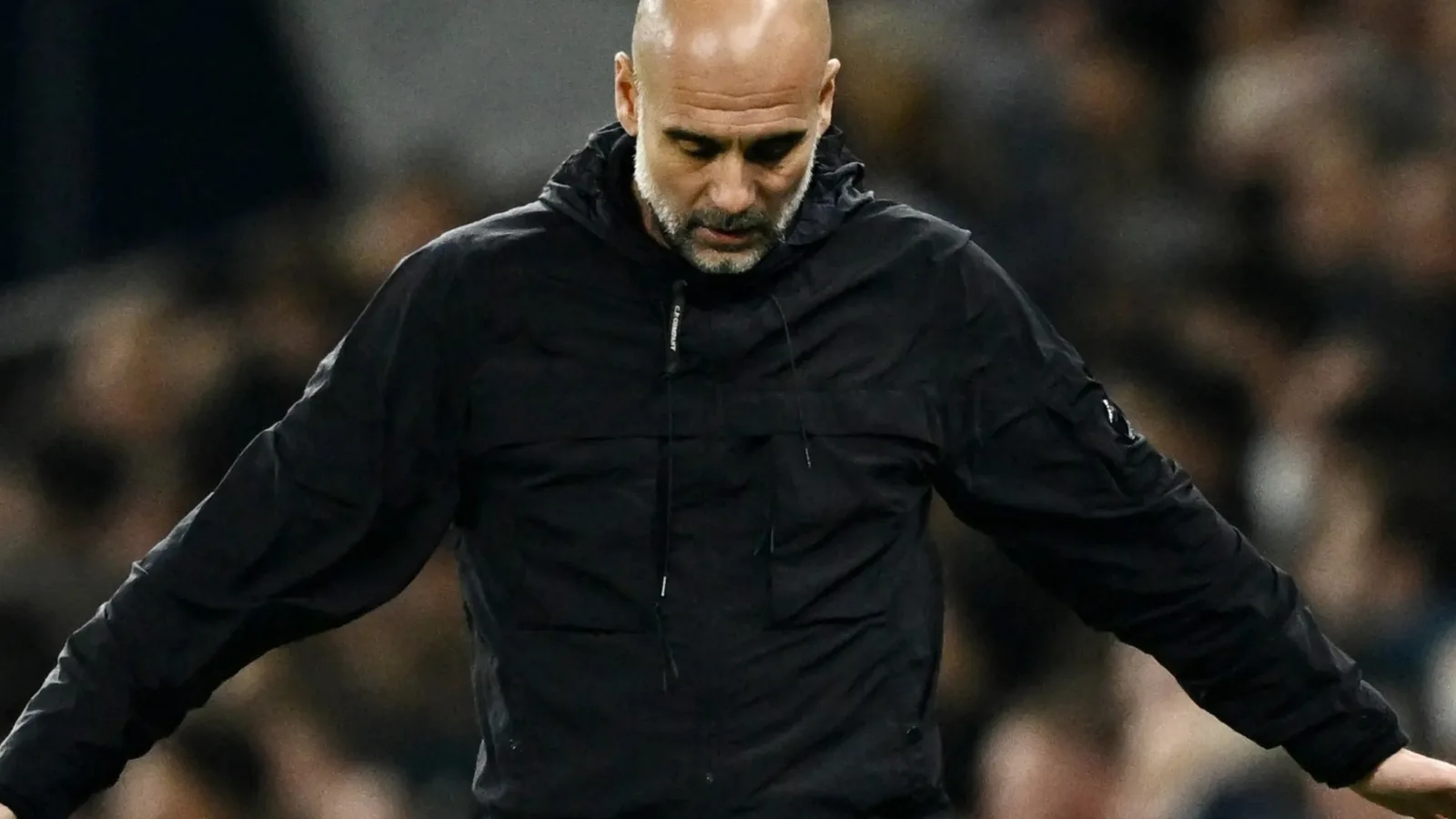 Pep Guardiola admet que Man City fait face à une « urgence » après que la star se soit étirée en larmes et qu’elle ait reçu un autre coup dur