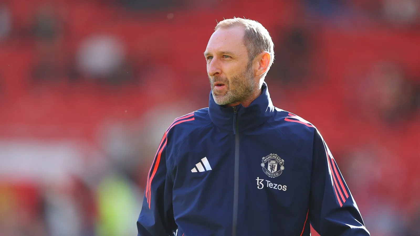 Man UTD confirme que l’entraîneur de la première équipe de hommes quitte le personnel des coulisses de Ruben Amorim pour «  trouver un nouveau défi ailleurs  »