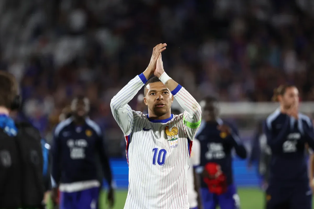 Le rôle de Kylian Mbappé en tant que capitaine de la France dans les airs