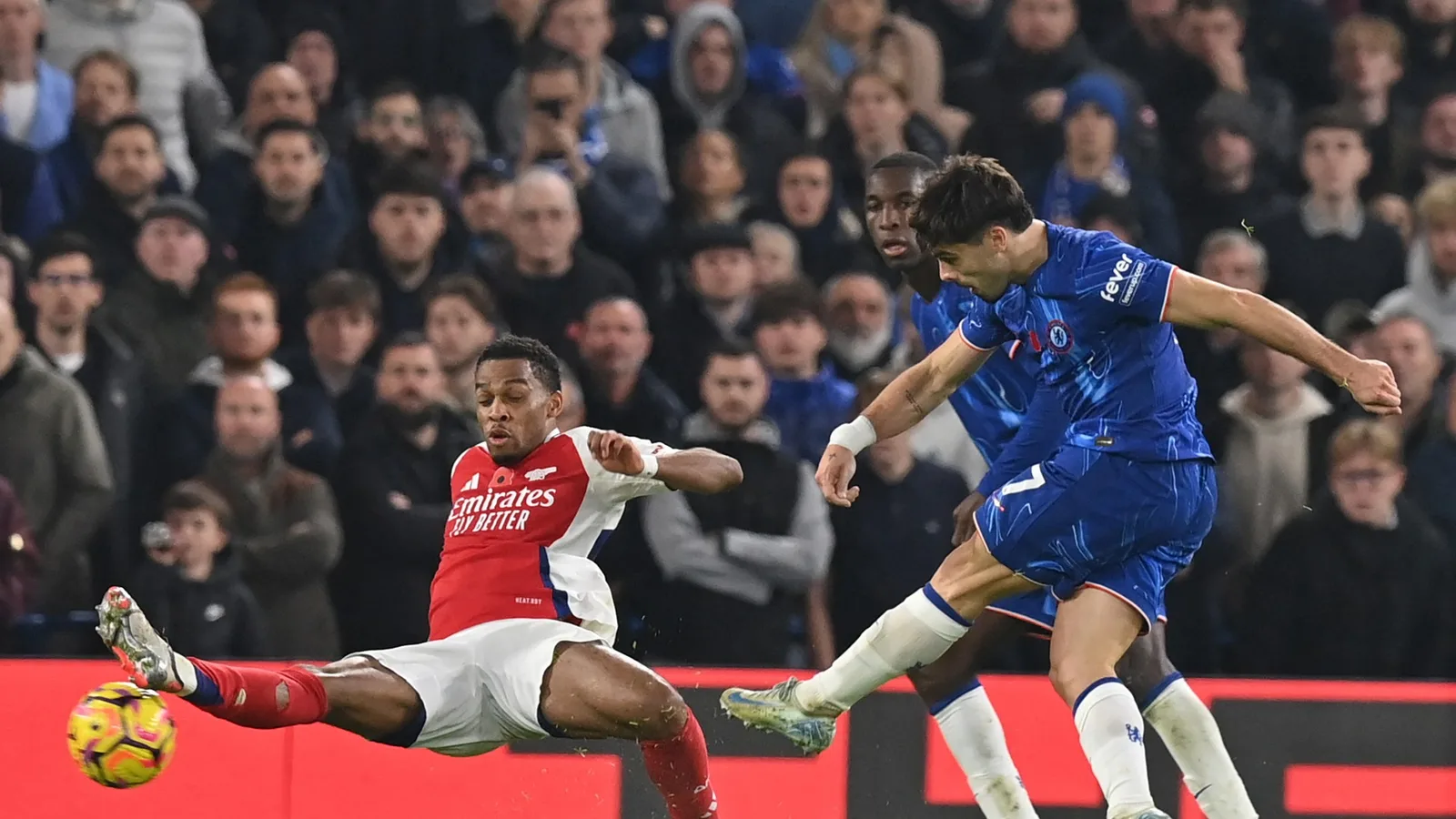 Chelsea vs Arsenal LIVE SCORE: Pedro Neto égalise avec un effort percé après que Martinelli soit sorti de l’impasse – mises à jour