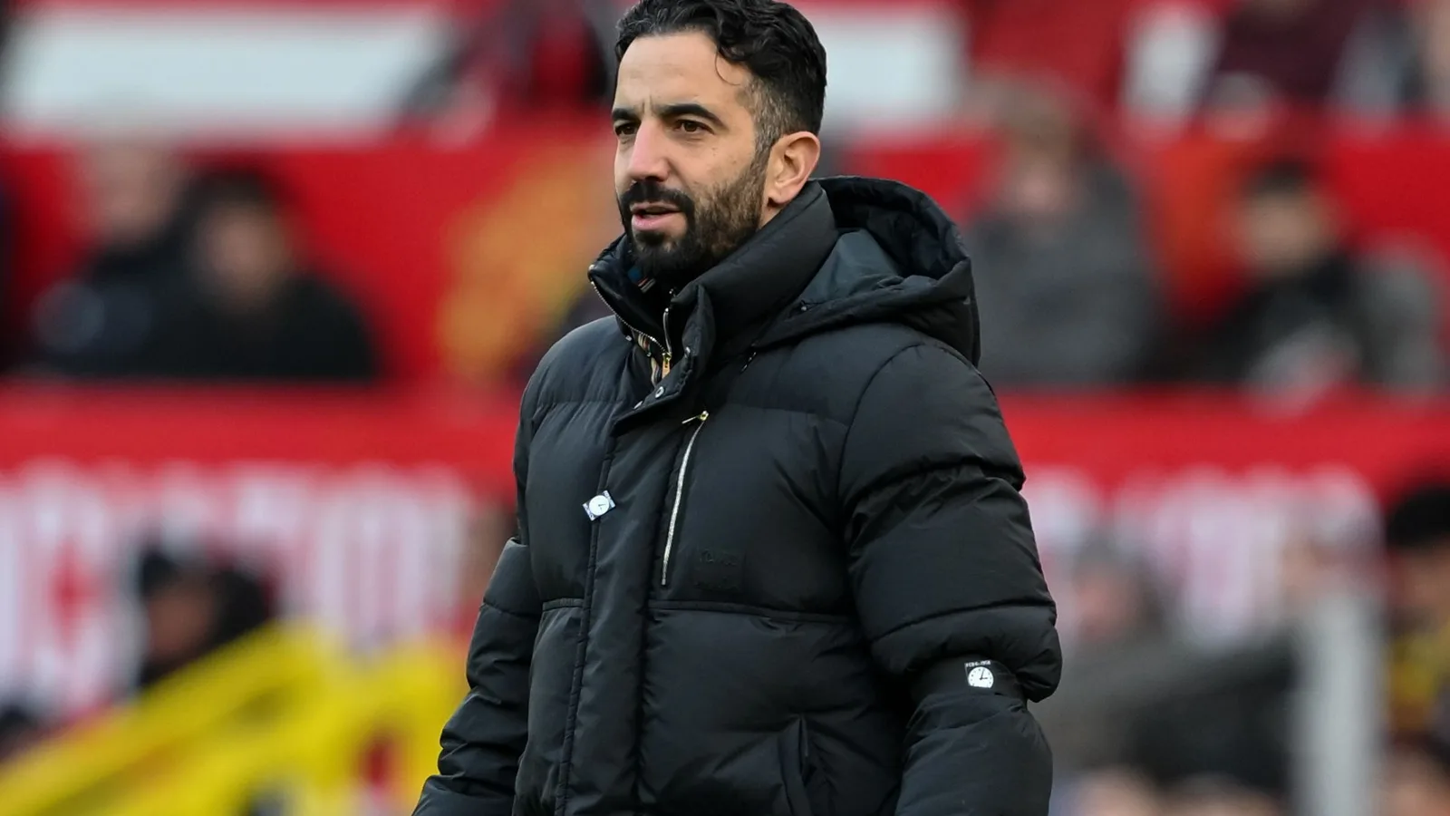 Man Utd ‘a fait une offre de transfert de prêt à la date limite coûteuse pour 43 millions de livres sterling de l’ancien star de Man City’ pour résoudre les problèmes de milieu de terrain