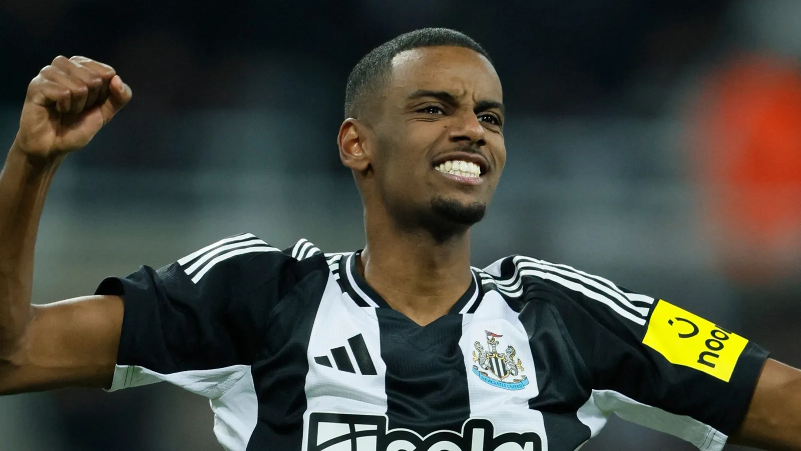 Alexander Isak fait vœu alors qu’il se rapproche du record de Jamie Vardy après avoir éclipsé l’icône de Newcastle Alan Shearer – The Sun