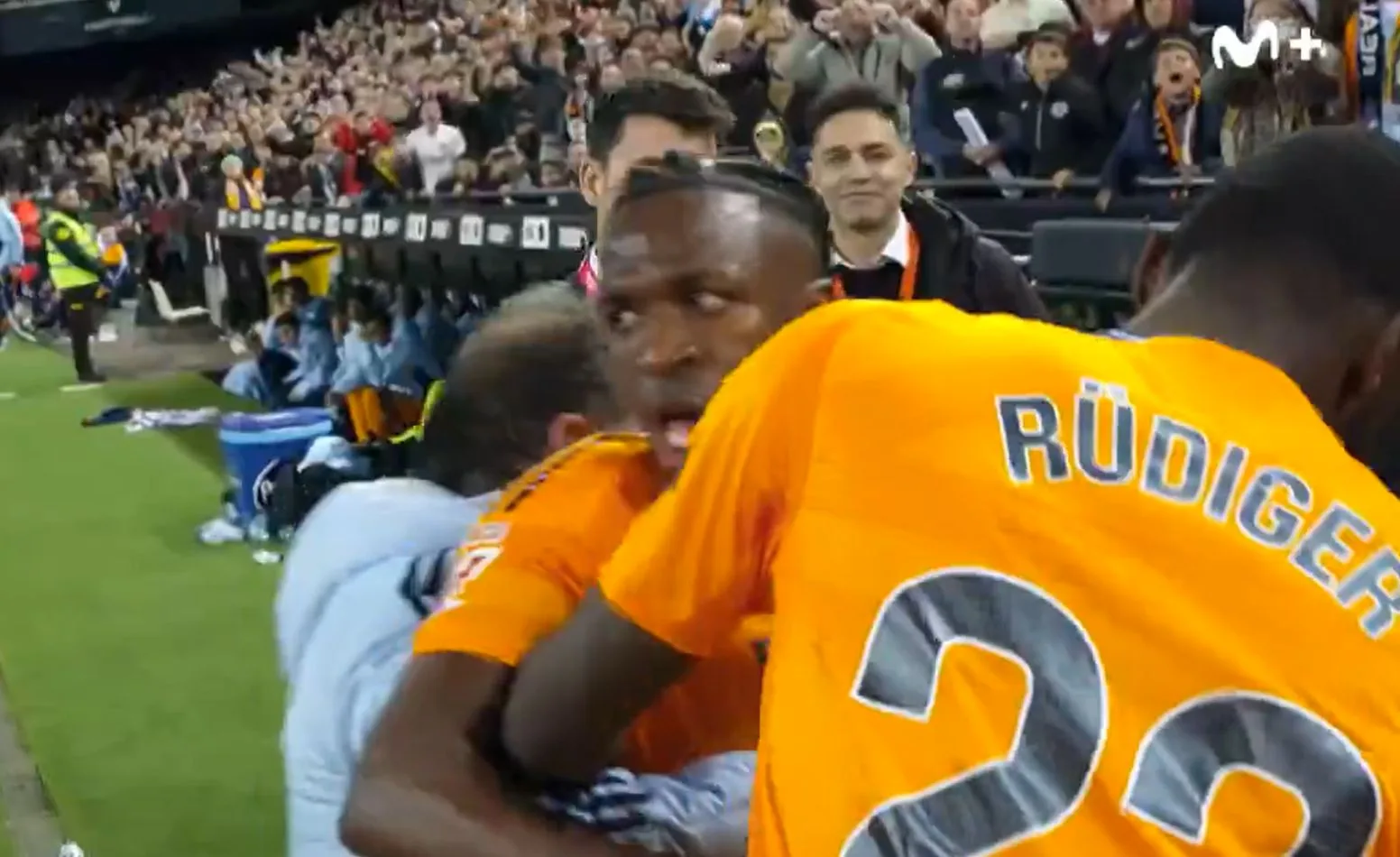 REGARDER: Vinicius Junior demande l’arbitre après un carton rouge – la suspension à laquelle il pourrait faire face