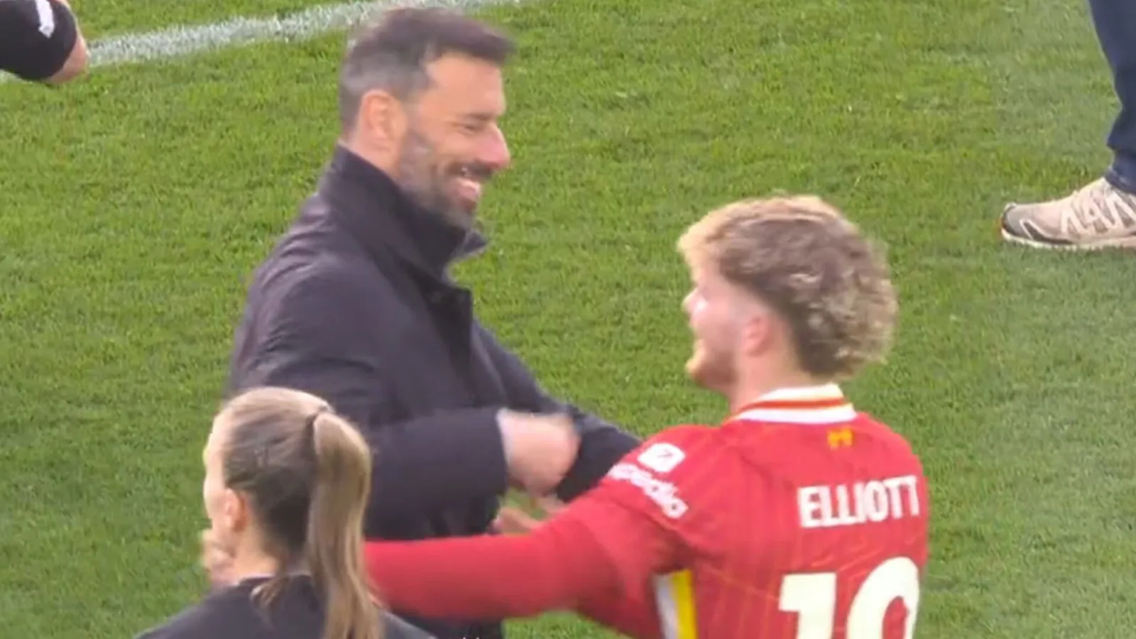 «  Ma tête serait sur Mars  » – Les fans ont étonné ce que Ruud Van Nistelrooy a fait après que Leicester se soit relégué au championnat