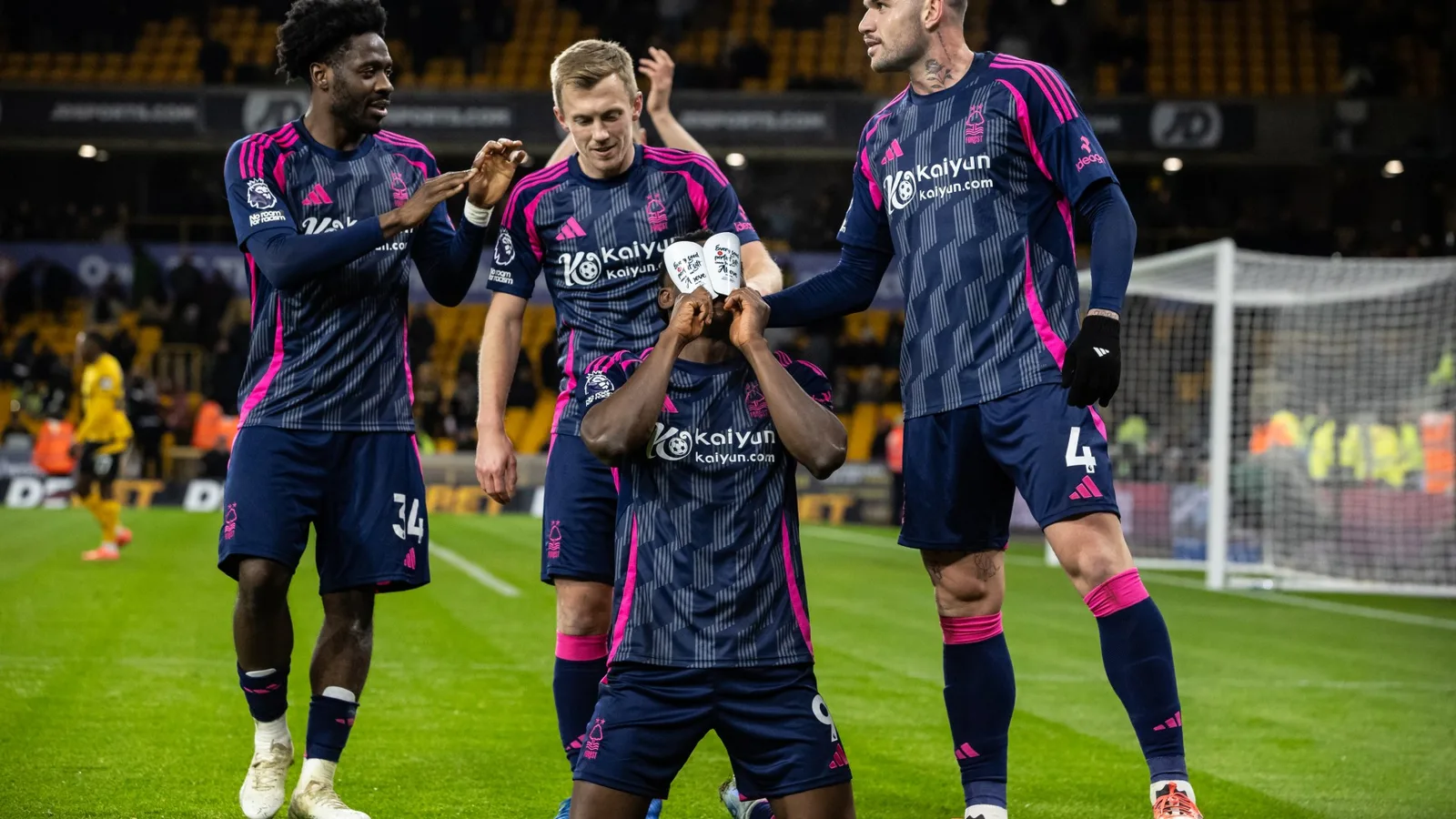 Nottingham Forest réside le contrat de Star de l’Angleterre oublié alors qu’il revient au club parental