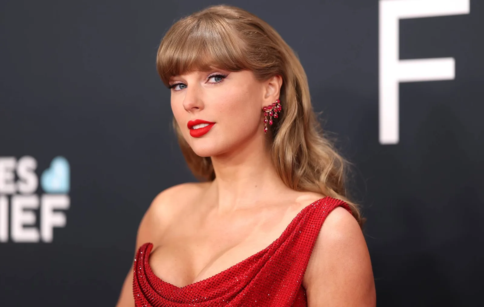 Barcelone devrait finaliser l’accord de Taylor Swift pour El Clasico