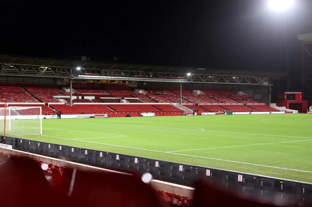 Le stade de la Premier League est prévu pour un réaménagement majeur avec un stand entier démoli pour augmenter la capacité