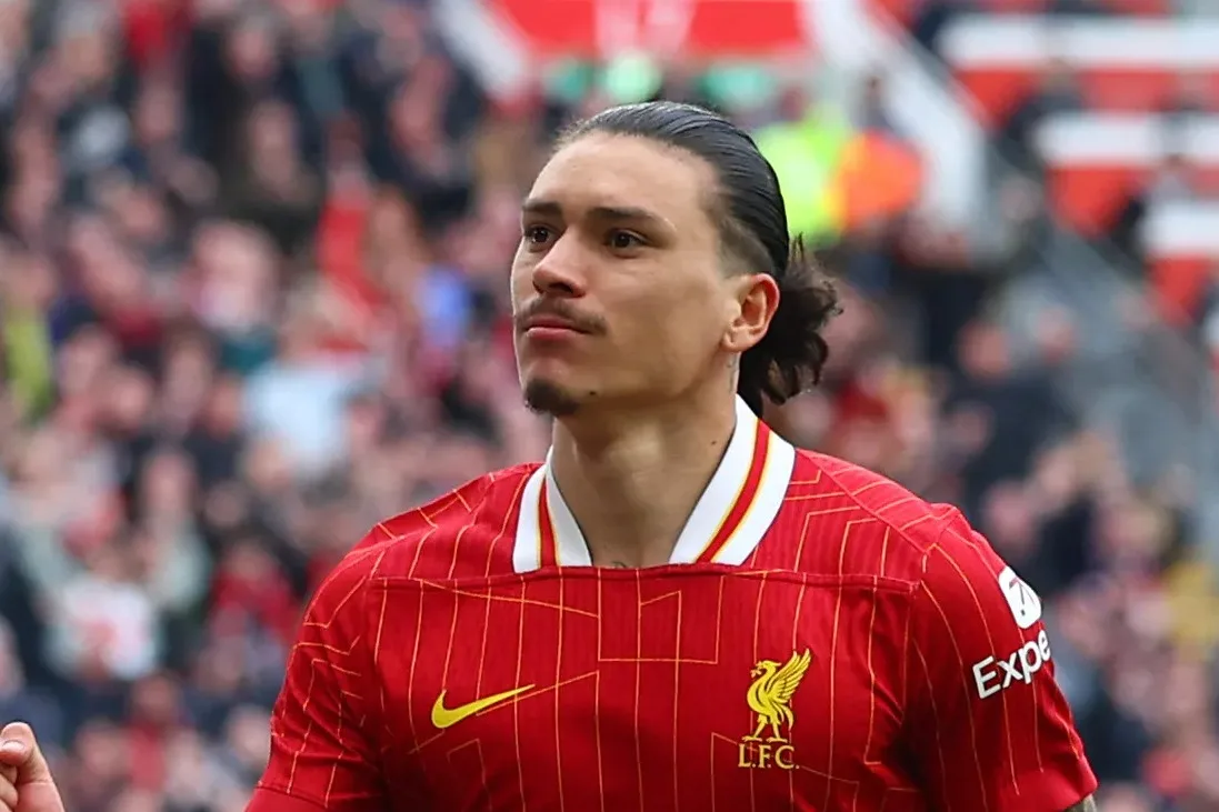 Arne Slot salue le héros controversé Darwin Nunez alors que Liverpool Ace échappe à la carte rouge pour mener le retour contre Southampton
