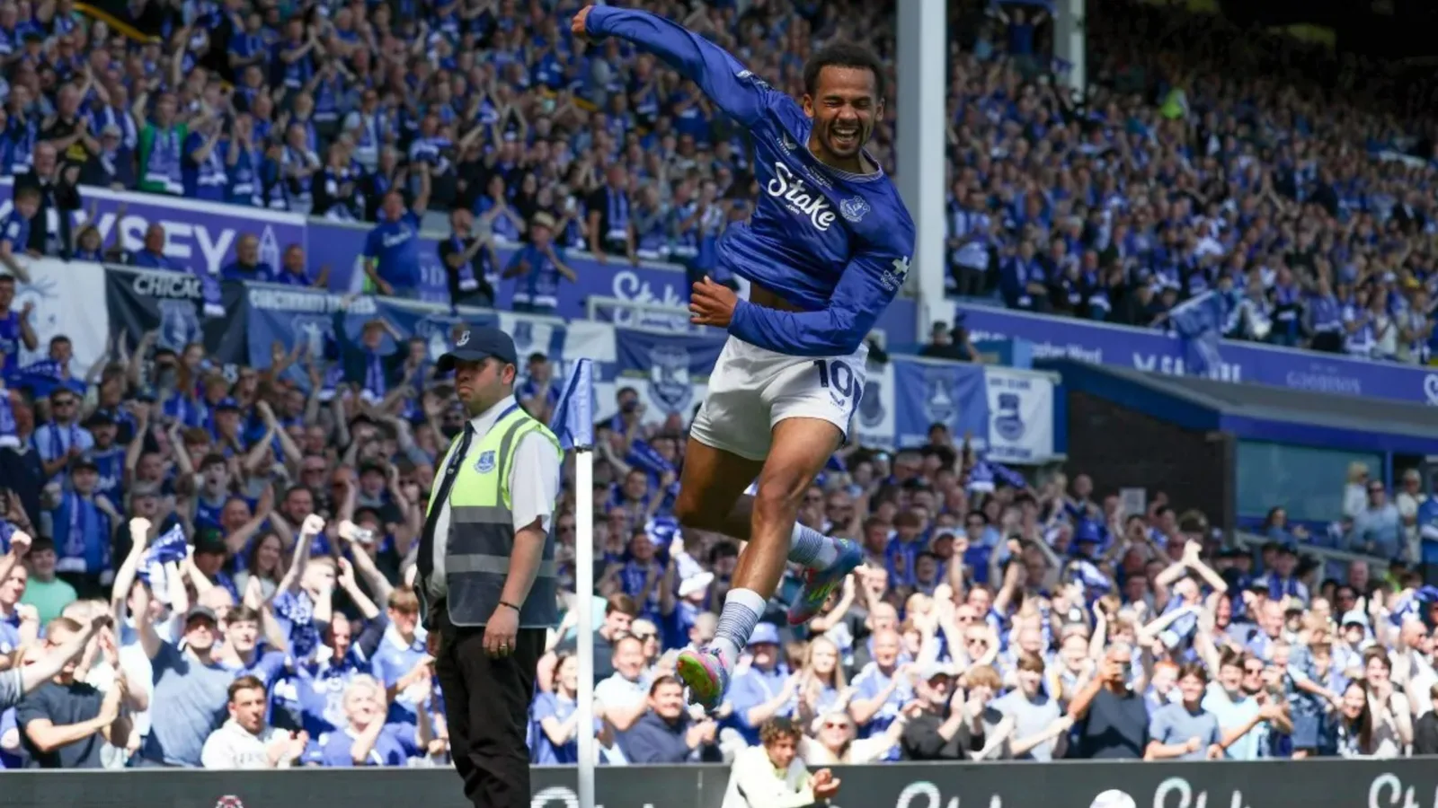 Everton 2 Southampton 0: Toffees remporte le dernier match à Goodison Park alors qu’ils disent au revoir à la maison de 1333 ans avec style