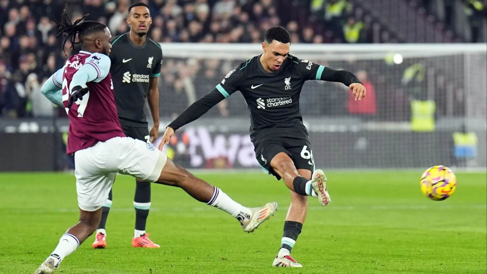 West Ham vs Liverpool LIVE SCORE: affrontement de Premier League MAINTENANT alors que les Reds cherchent à étendre leur avance en haut du classement – ​​le dernier