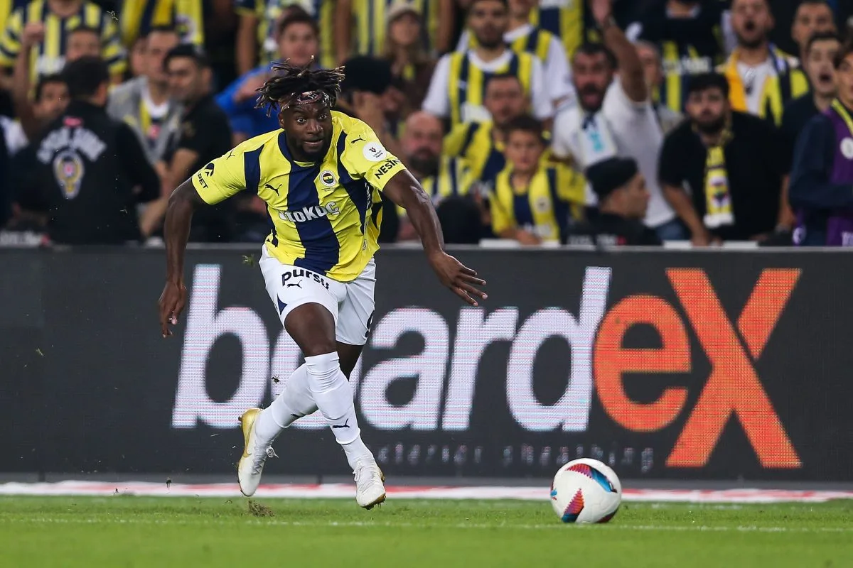 Fenerbahce a prédit le XI à Lyon : Allan Saint-Maximin absent, Edin Dzeko titulaire