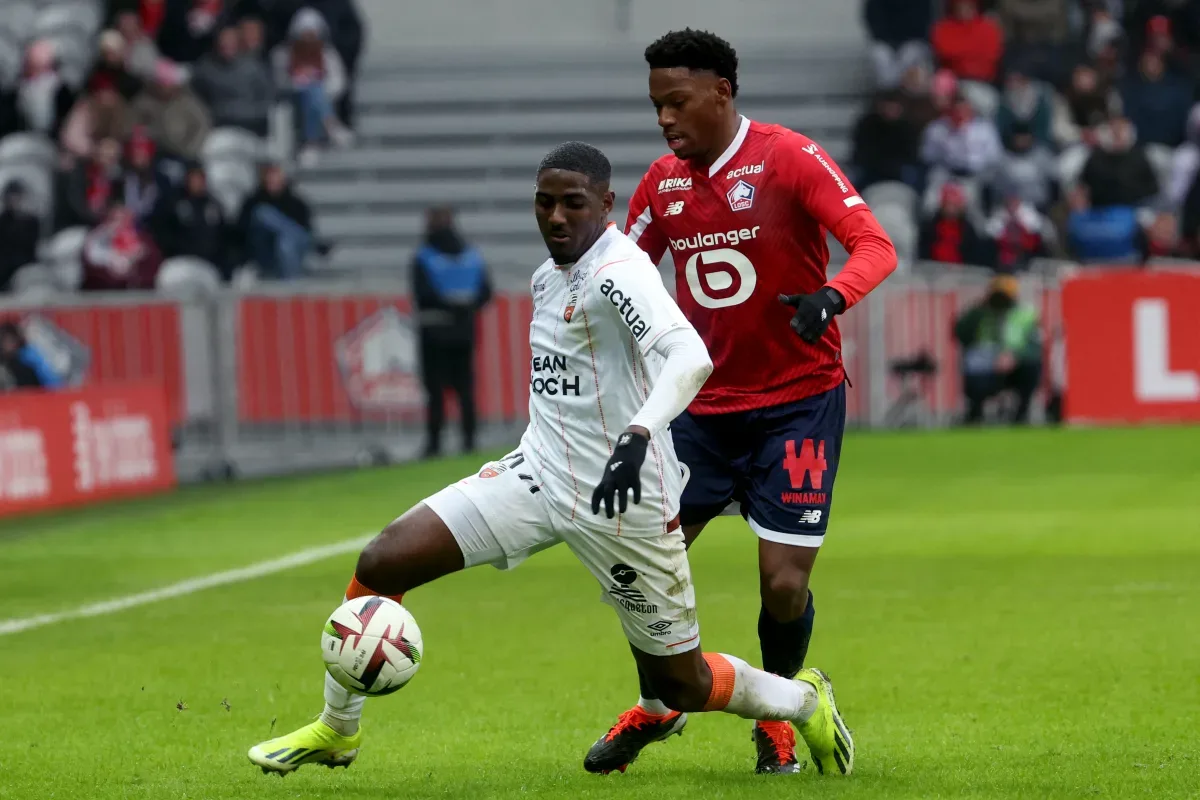 Burnley soumet une offre pour Ayman Kari du PSG
