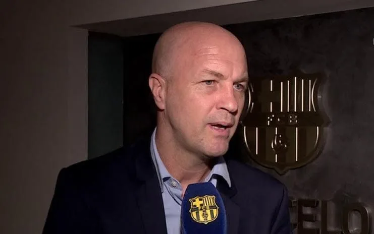 Jordi Cruyff appelle Barcelone à garder confiance en l’attaquant de 19 ans, prend Vinicius Junior comme exemple