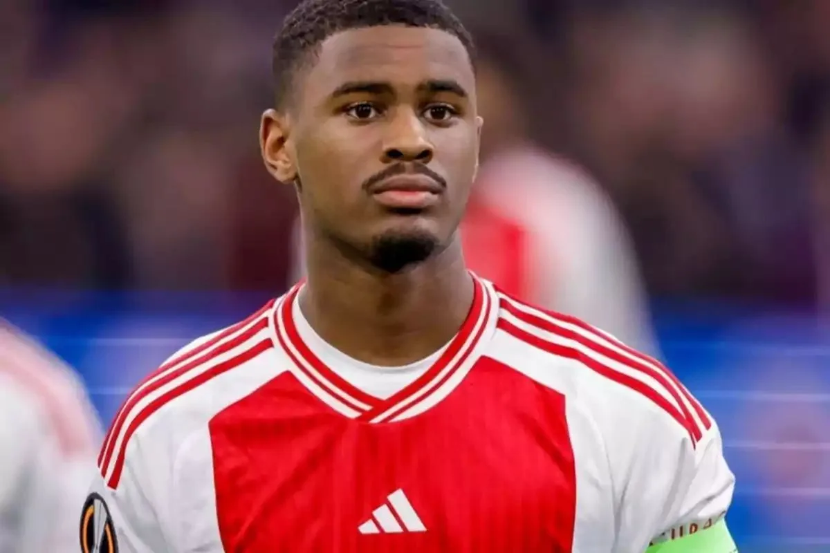 Trois géants de la Premier League prêts à combattre le Real Madrid pour le défenseur central