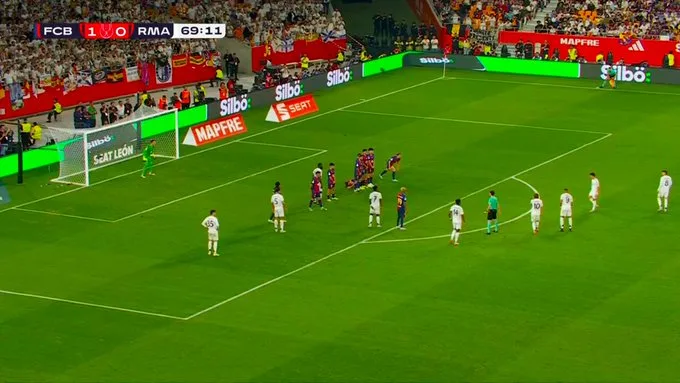 Kylian Mbappe marque Freekick alors que le Real Madrid égalise