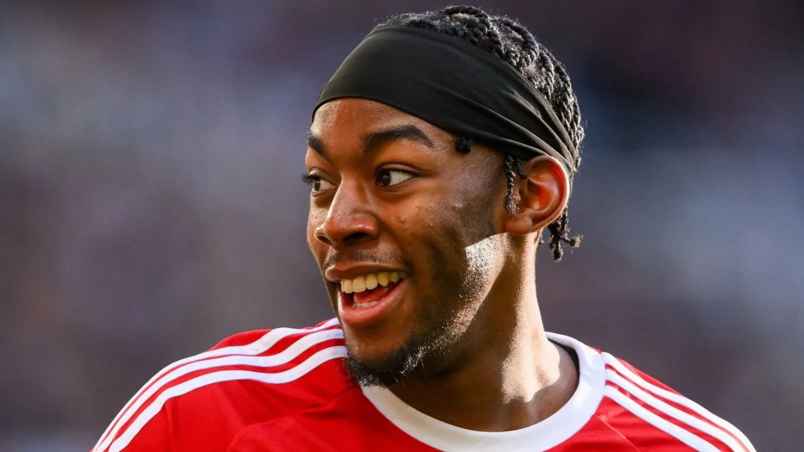 L’ancien entraîneur de l’UTD slame le club pour «  fermer la porte  » sur Anthony Elanga alors qu’il fait exploser la star actuelle qu’il n’a jamais été vendue « 