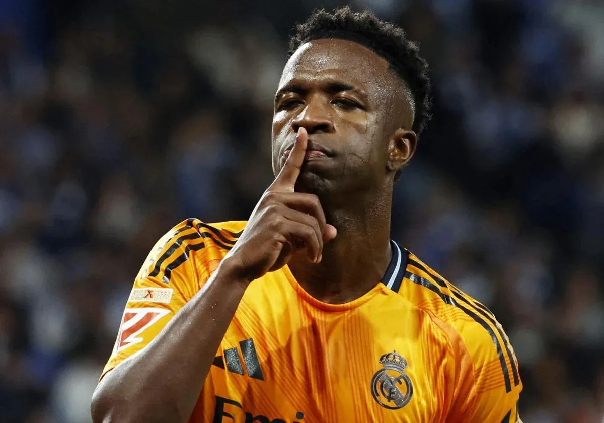 La star du Real Madrid, Vinicius Junior, s’installe au tribunal avec un enfant pour geste raciste la saison dernière