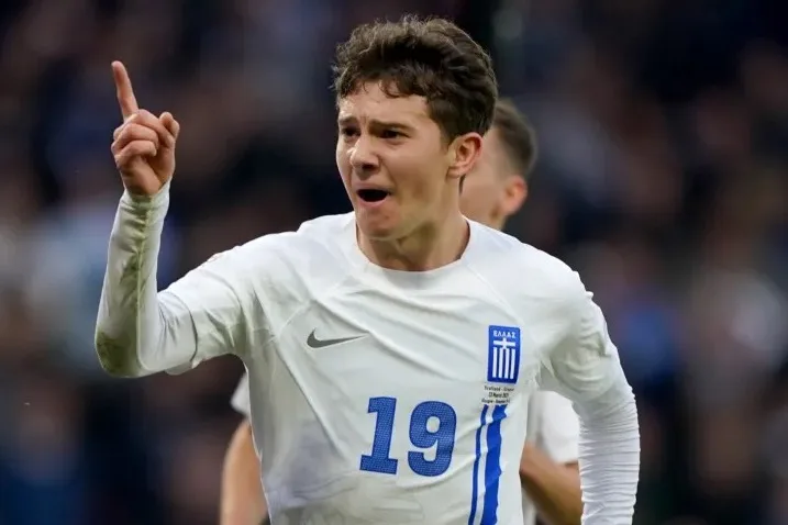 Newcastle préparant un swoop de 35 millions de livres sterling pour Greek Wonderkid mais devra battre Man Utd, Liverpool et Bayern à transférer