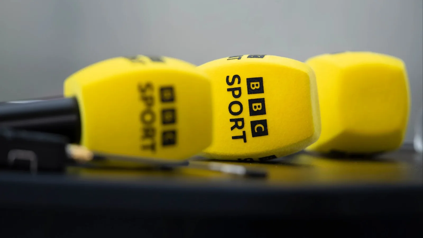 «Quel est le point? – Le personnel de la BBC fait rage comme un bouleversement majeur voit des tactiques le travail correspondant offert après d’énormes licenciements